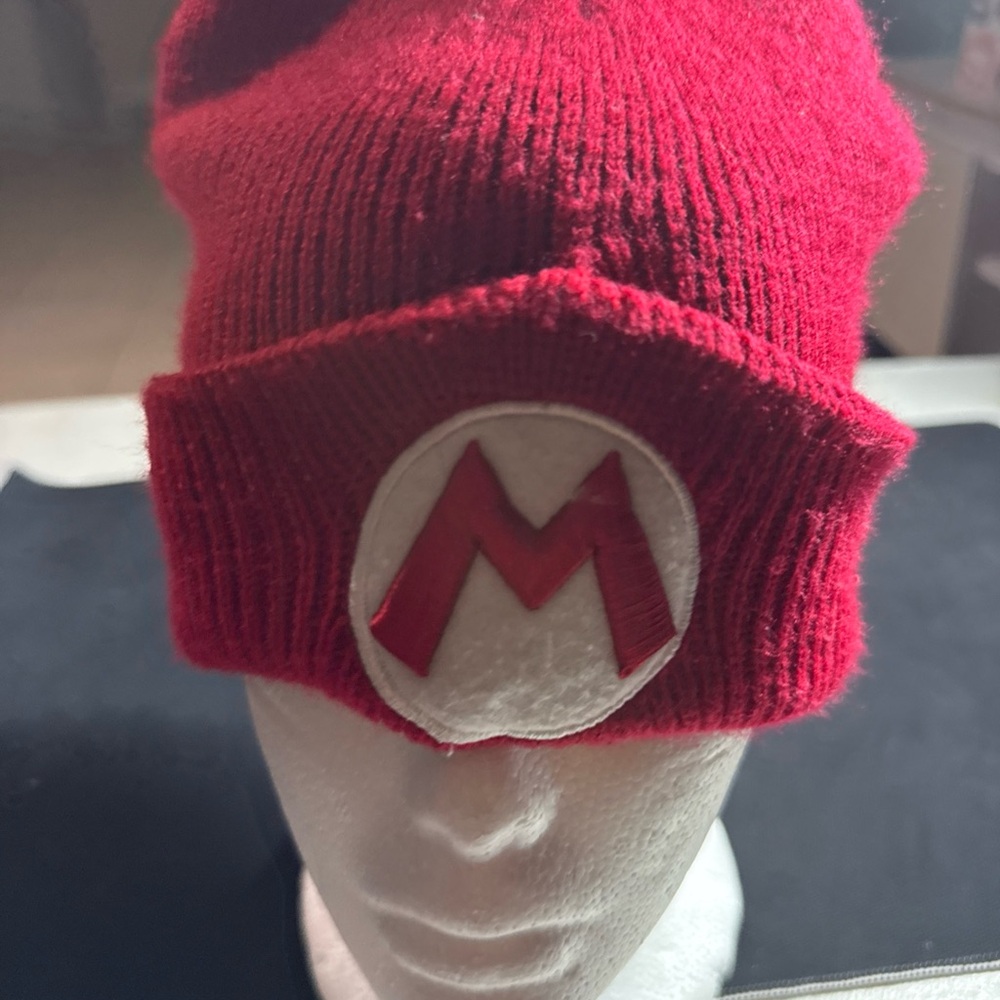Nintendo 2017 super Mario knit red beanie pom gamer hat official - Picture 2 of 5